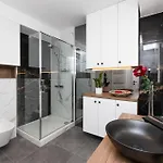 Apartment Gin *