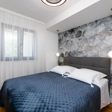 Gin Apartment